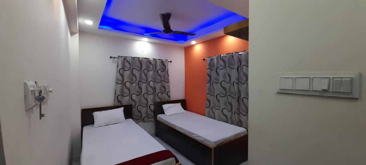 כלכותה Garden Guest House Near Rene Tower Ruby General Hospital מראה חיצוני תמונה