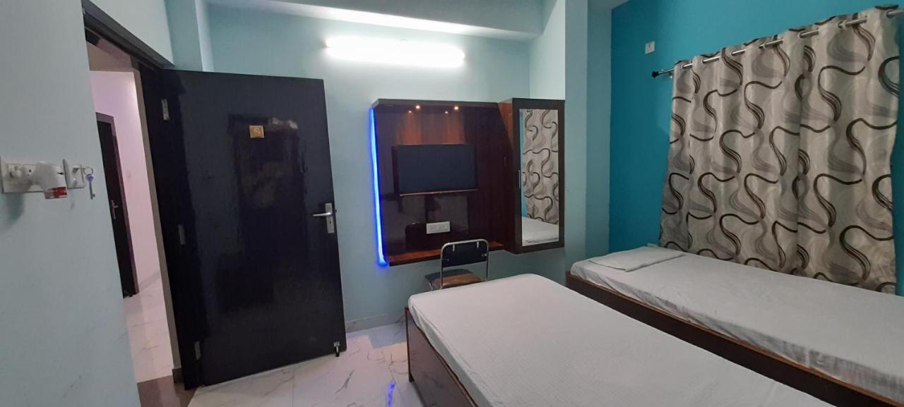 כלכותה Garden Guest House Near Rene Tower Ruby General Hospital מראה חיצוני תמונה