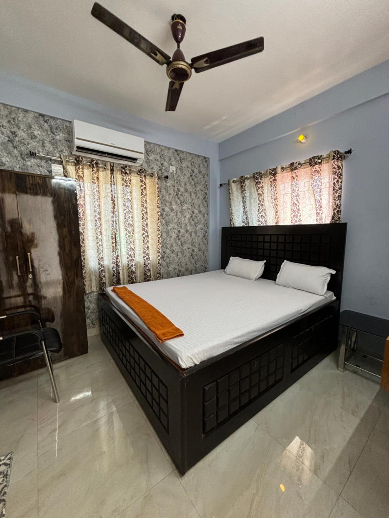 כלכותה Garden Guest House Near Rene Tower Ruby General Hospital מראה חיצוני תמונה