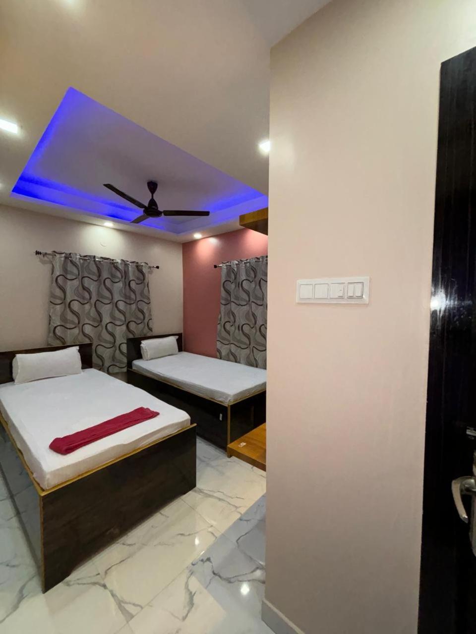 כלכותה Garden Guest House Near Rene Tower Ruby General Hospital מראה חיצוני תמונה