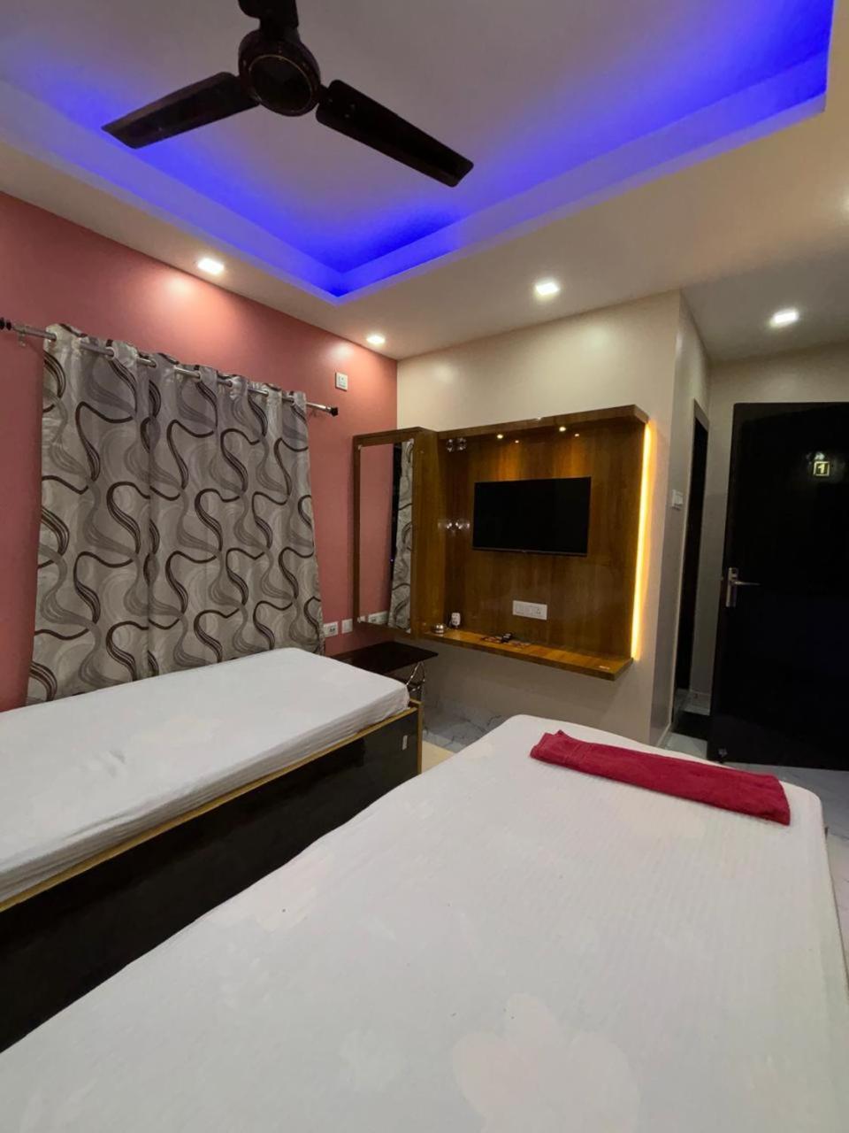 כלכותה Garden Guest House Near Rene Tower Ruby General Hospital מראה חיצוני תמונה