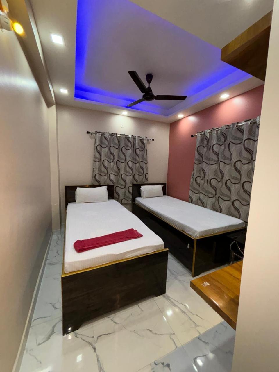 כלכותה Garden Guest House Near Rene Tower Ruby General Hospital מראה חיצוני תמונה