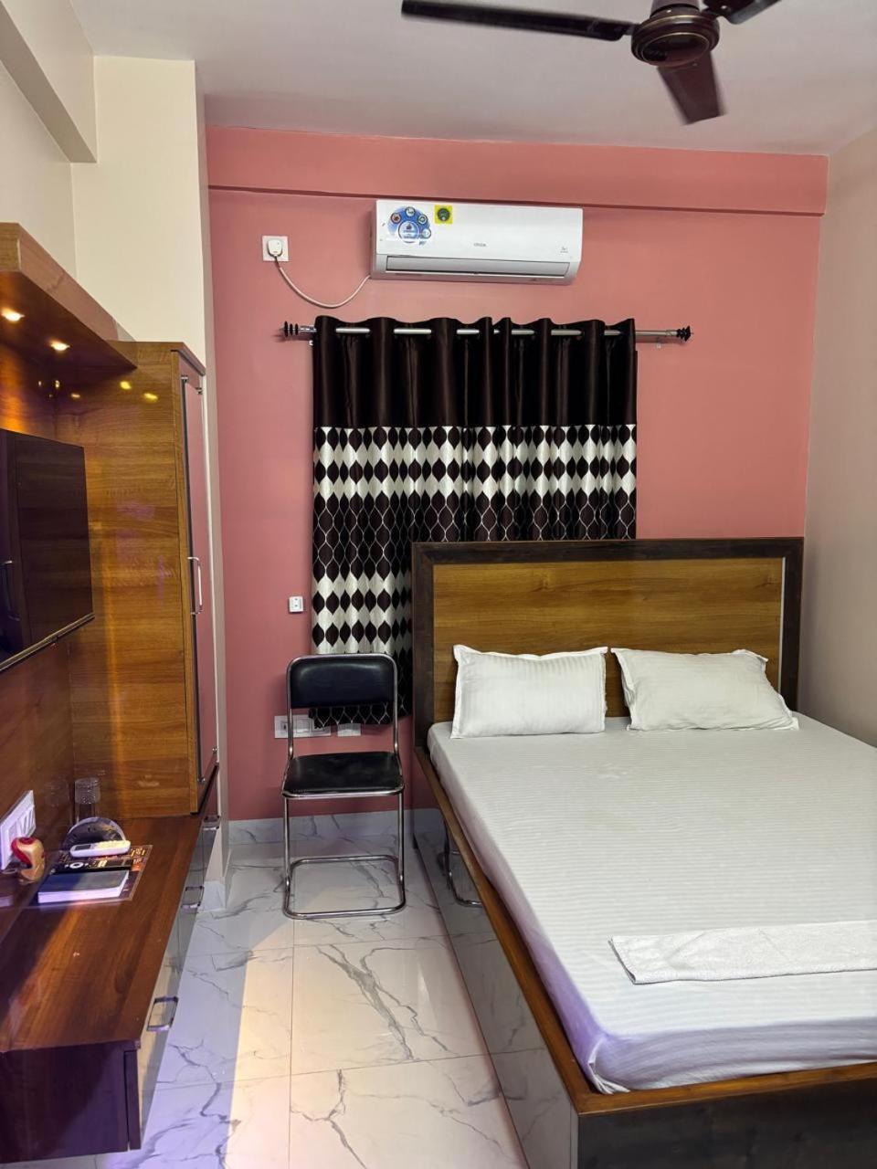 כלכותה Garden Guest House Near Rene Tower Ruby General Hospital מראה חיצוני תמונה