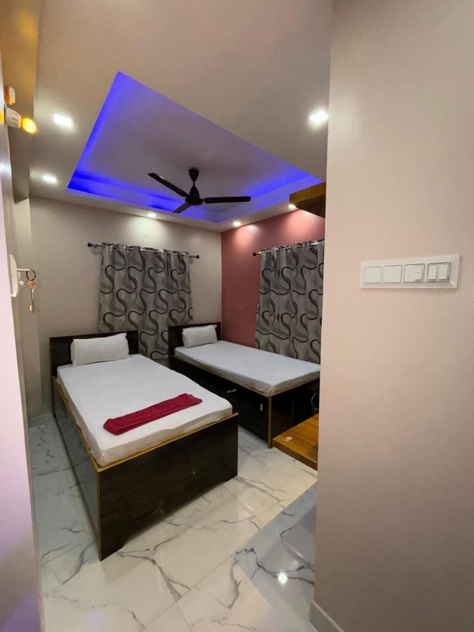 כלכותה Garden Guest House Near Rene Tower Ruby General Hospital מראה חיצוני תמונה