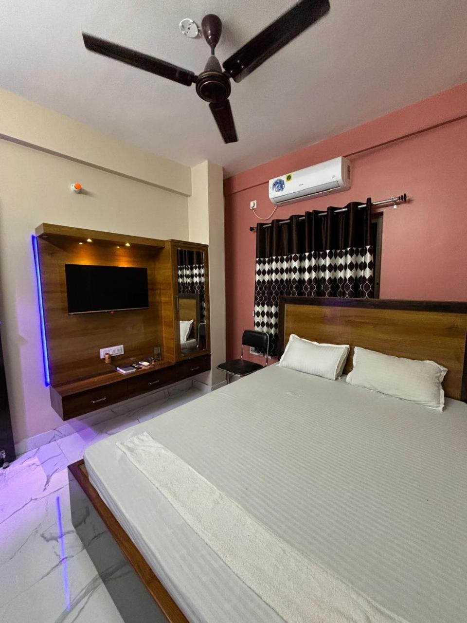 כלכותה Garden Guest House Near Rene Tower Ruby General Hospital מראה חיצוני תמונה