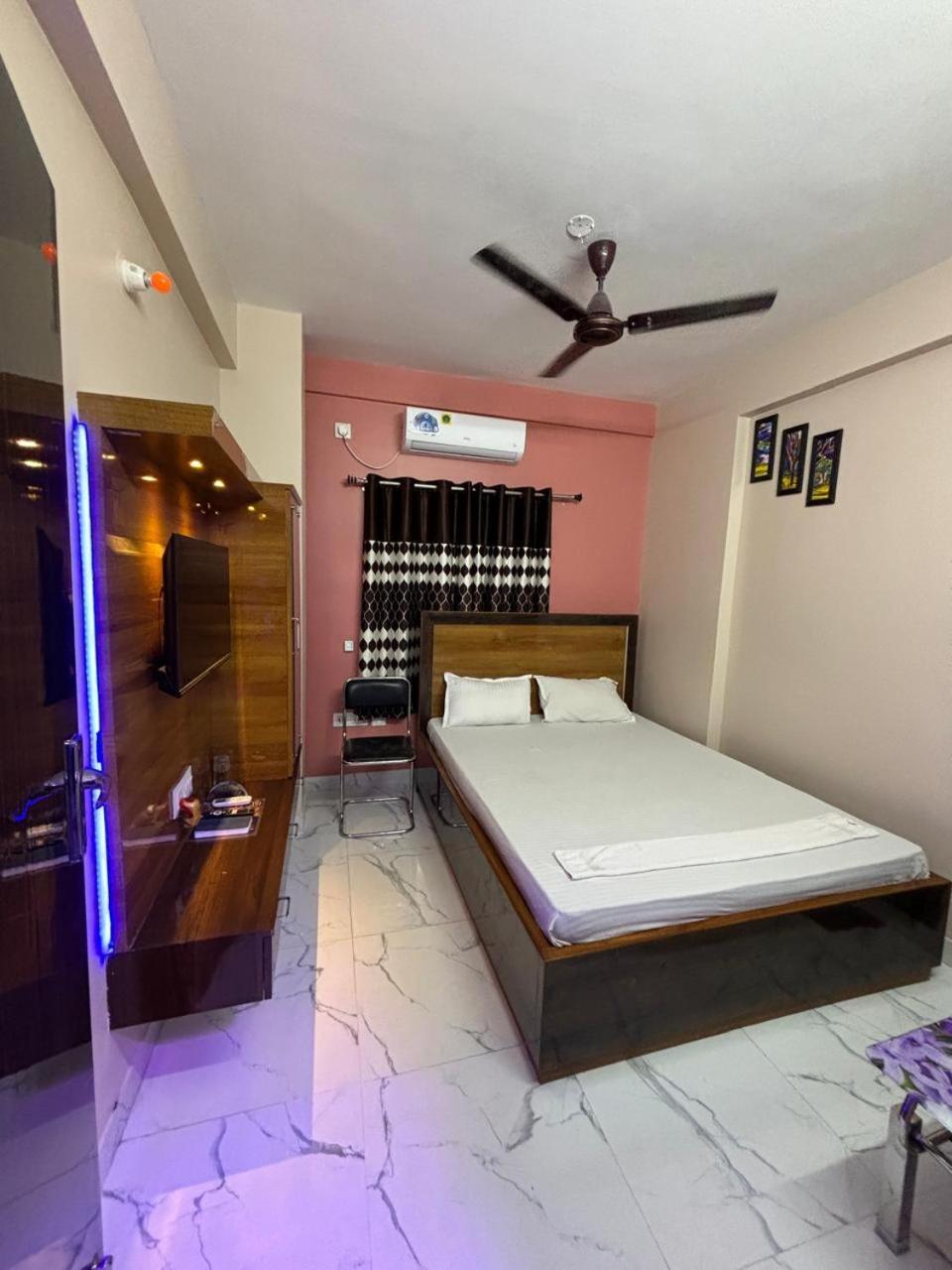 כלכותה Garden Guest House Near Rene Tower Ruby General Hospital מראה חיצוני תמונה