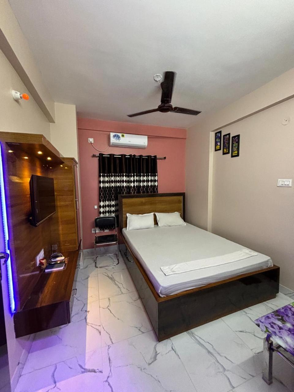 כלכותה Garden Guest House Near Rene Tower Ruby General Hospital מראה חיצוני תמונה
