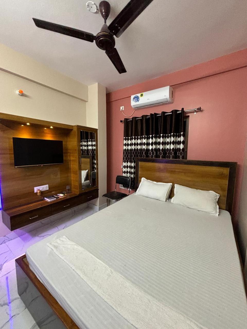 כלכותה Garden Guest House Near Rene Tower Ruby General Hospital מראה חיצוני תמונה