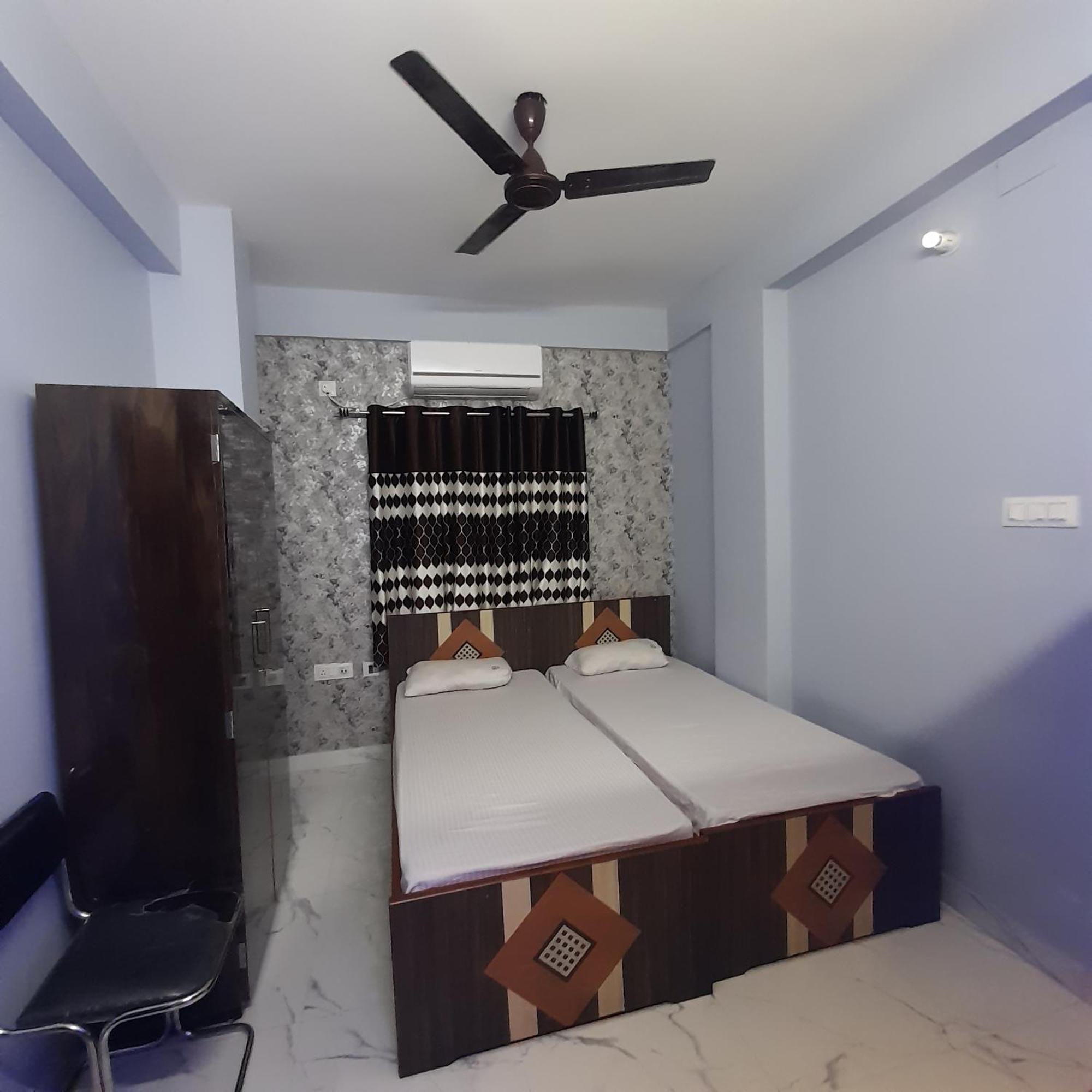כלכותה Garden Guest House Near Rene Tower Ruby General Hospital חדר תמונה