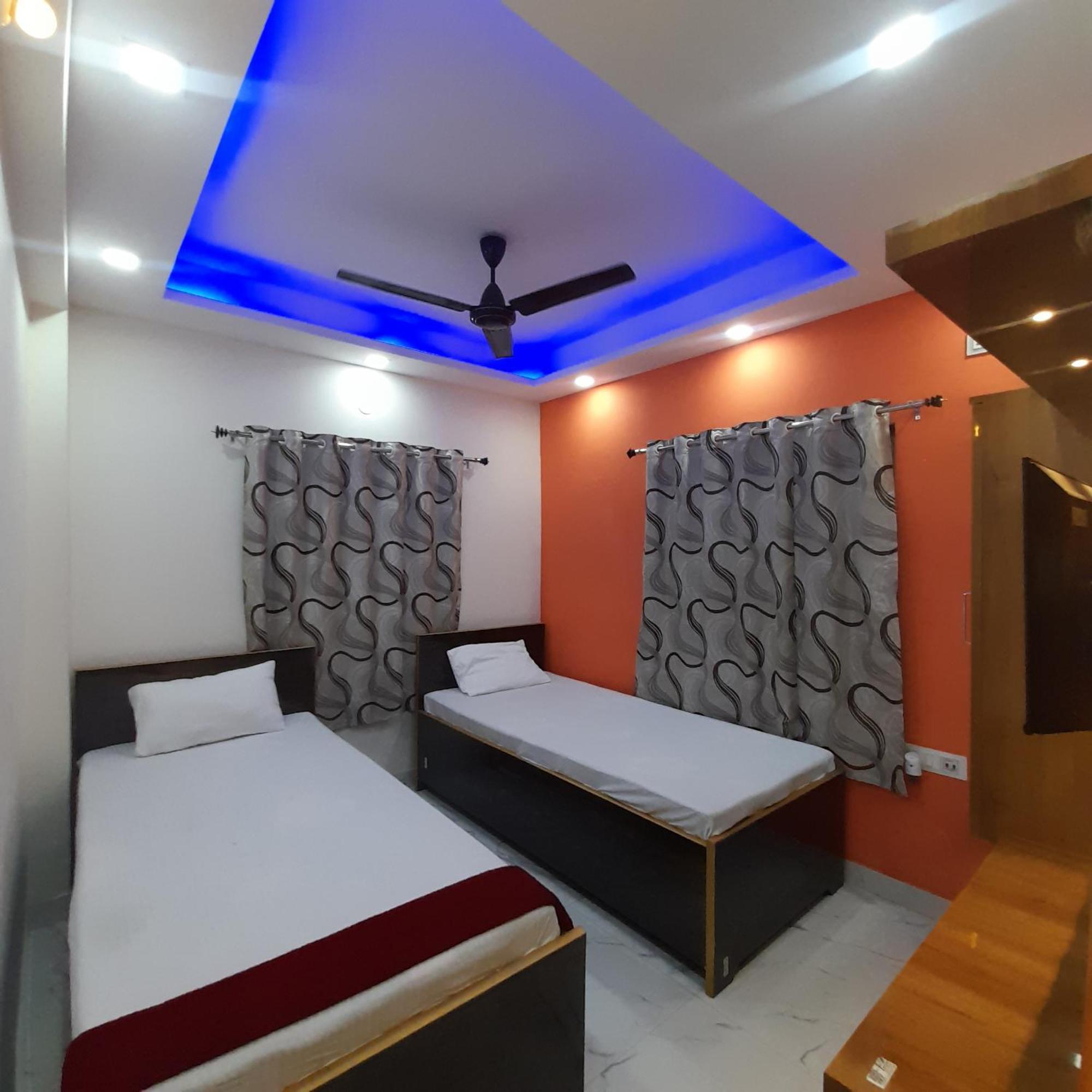 כלכותה Garden Guest House Near Rene Tower Ruby General Hospital חדר תמונה