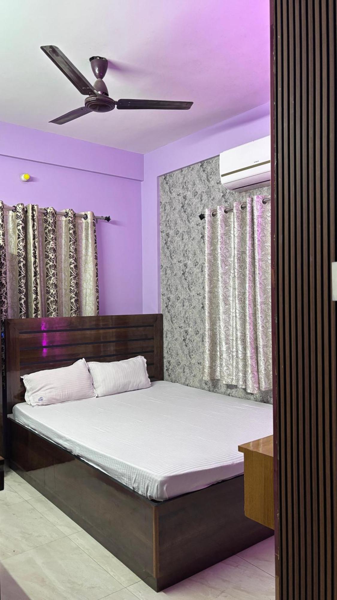 כלכותה Garden Guest House Near Rene Tower Ruby General Hospital מראה חיצוני תמונה