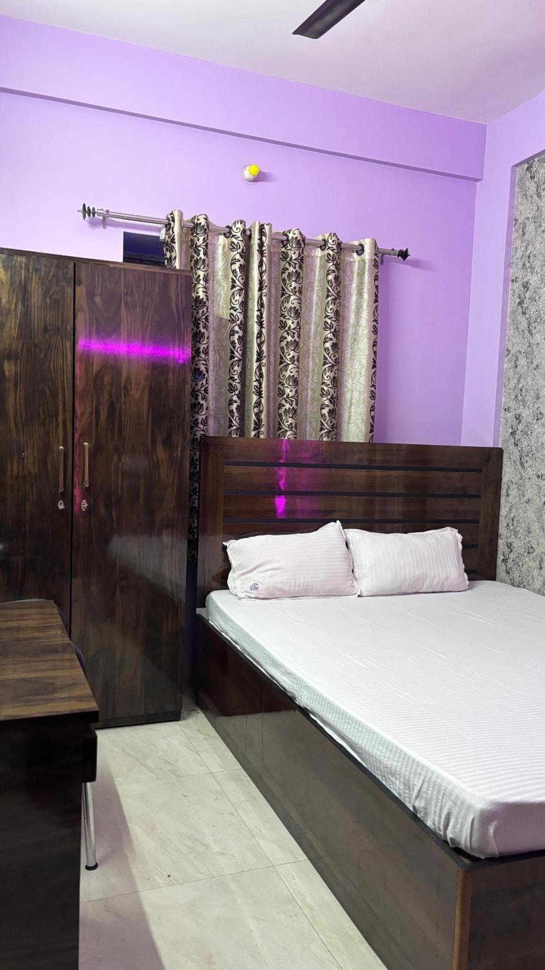 כלכותה Garden Guest House Near Rene Tower Ruby General Hospital מראה חיצוני תמונה